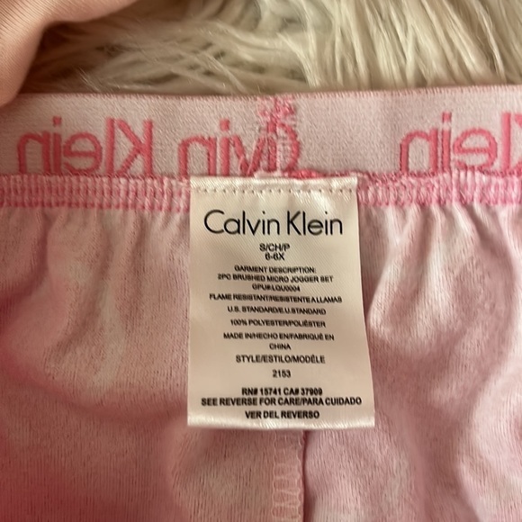 NWT, Calvin Klein, Girls, two piece pajama‎ set, peach logo top with pink pants - Picture 8 of 10
